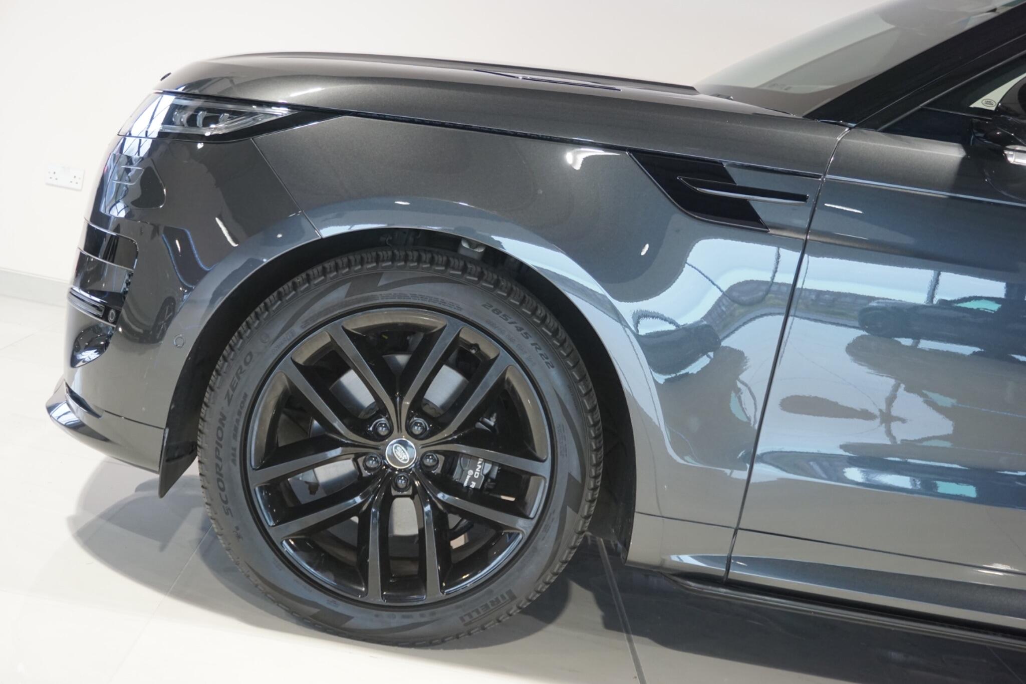 Land Rover Range Rover Sport 3.0 D300 MHEV Dynamic SE SUV 5dr Diesel Auto 4WD Euro 6 (s/s) (300 ps)